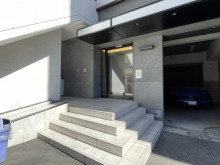 オフィスビル出入口