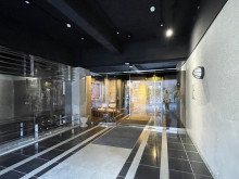 オフィスビル出入口