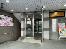 オフィスビル出入口