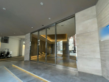 オフィスビル出入口