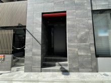 オフィスビル出入口