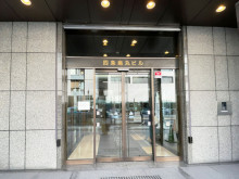 オフィスビル出入口