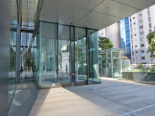 オフィスビル出入口