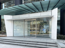 オフィスビル出入口