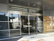 オフィスビル出入口