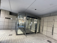 オフィスビル出入口