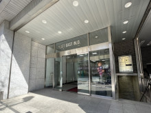 オフィスビル出入口