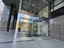 オフィスビル出入口