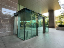 オフィスビル出入口