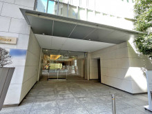 オフィスビル出入口