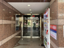 オフィスビル出入口