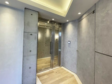 オフィスビル出入口