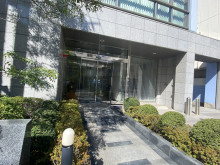 オフィスビル出入口