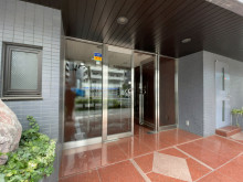 オフィスビル出入口