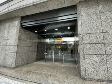 オフィスビル出入口
