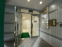 オフィスビル出入口