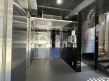 オフィスビル出入口