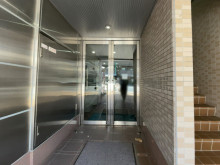 オフィスビル出入口