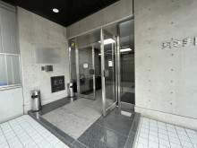 オフィスビル出入口