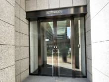 オフィスビル出入口