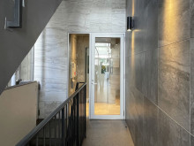 オフィスビル出入口