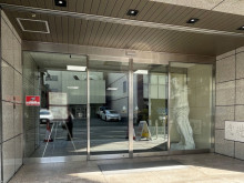 オフィスビル出入口