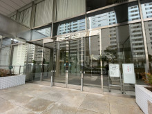 オフィスビル出入口