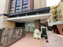 オフィスビル出入口