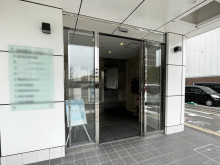 オフィスビル出入口