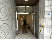 オフィスビル出入口