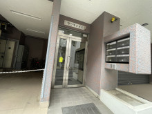 オフィスビル出入口