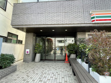 オフィスビル出入口