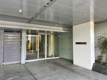 オフィスビル出入口