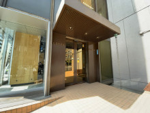 オフィスビル出入口