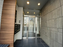 オフィスビル出入口