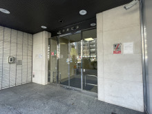 オフィスビル出入口