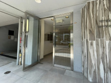 オフィスビル出入口