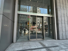 オフィスビル出入口