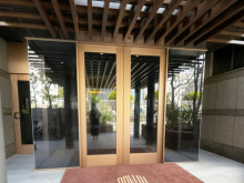 オフィスビル出入口