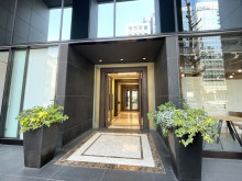 オフィスビル出入口