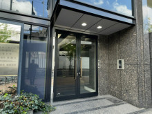 オフィスビル出入口