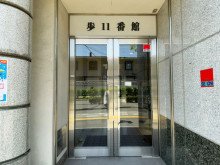 オフィスビル出入口