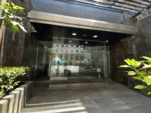 オフィスビル出入口