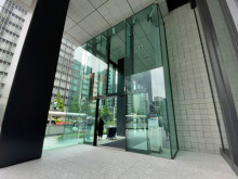 オフィスビル出入口