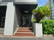 オフィスビル出入口