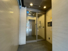 オフィスビル出入口