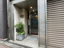 オフィスビル出入口