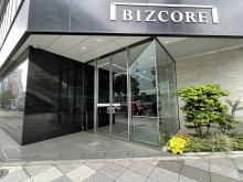 オフィスビル出入口