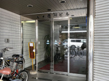 オフィスビル出入口