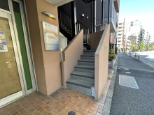 オフィスビル出入口